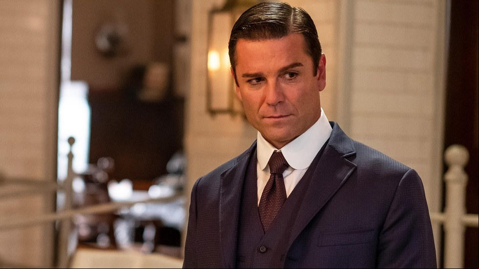 murdoch-mysteries-b96a8bb Cropped